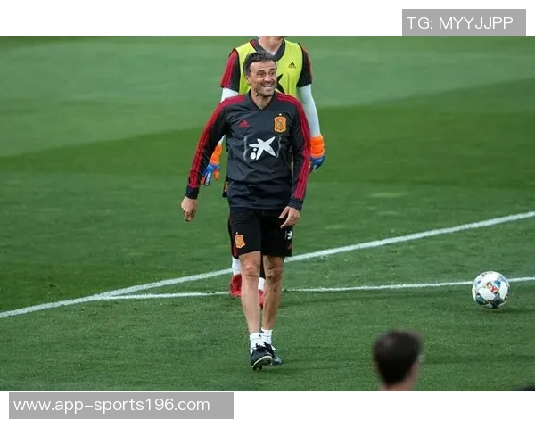 略伦特谈西班牙国家队战术明确性称踢球非常轻松 略伦特谈西班牙国家队战术明确性称踢球非常轻松